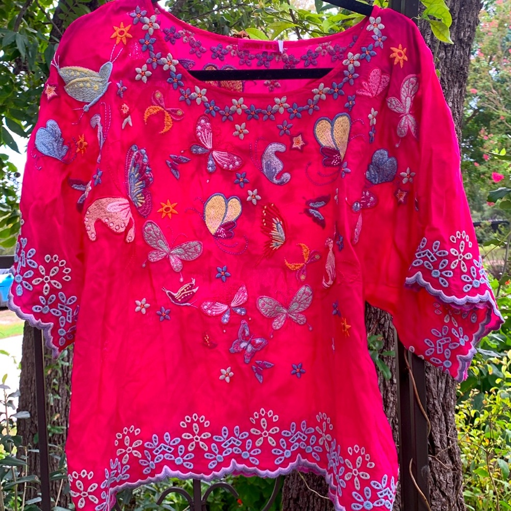 | Johnny Was Bellona Blouse Floral Butterfly Embroidered Rayon Top Pink SIZE L